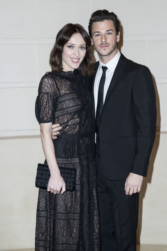 Gaspard Ulliel et sa compagne Gaëlle Pietri - Photocall lors du deuxième défilé Chanel "Métiers d'Art" au Ritz à Paris, France, le 6 décembre 2016. © Olivier Borde/Bestimage