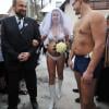 Tatana Guzioti et Tomas Prokop se marient nus dans une rivière glacée en Republique Tcheque