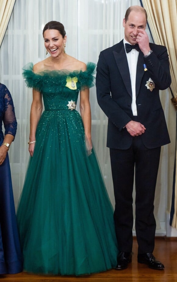 Le prince William, duc de Cambridge et Catherine (Kate) Middleton, duchesse de Cambridge, assistent au dîner du gouverneur général à King's House à Kingston lors de leur voyage officiel en Jamaique, le 23 mars 2022.