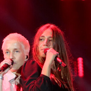 Izia Higelin et Jeanne Added sur scène lors du Festival des Festivals de Rock en Seine au parc de Saint-Cloud, le 27 août 2020. © Tiziano Da Silva / Veeren Ramsamy / Bestimage