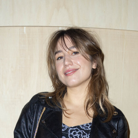 Izia Higelin - Photocall du 2ème défilé de mode Haute-Couture 2022 "Chanel" au Grand Palais Ephémère à Paris. Le 25 janvier 2022 © Olivier Borde / Bestimage 