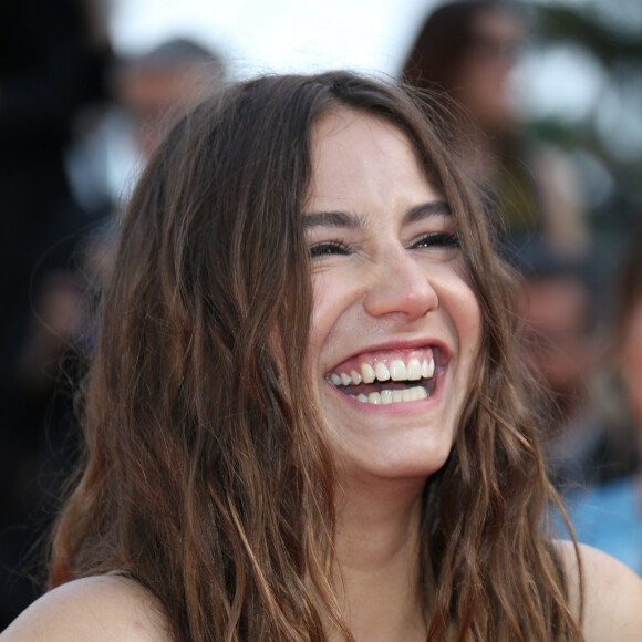 Izïa Higelin à la montée des marches du film "Rodin" lors du 70ème Festival International du Film de Cannes, le 24 mai 2017. © Denis Guignebourg/Bestimage 