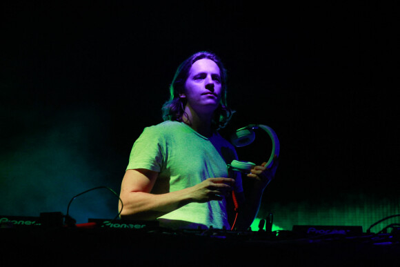Exclusif - Pierre Sarkozy (Dj Mosey) anime en tant que DJ une des fêtes du jour de l'Indépendance, la "Rave Atzmaut" près de Tel Aviv, dans l'amphithéâtre de Rishon Lezion, le 22 avril 2015.