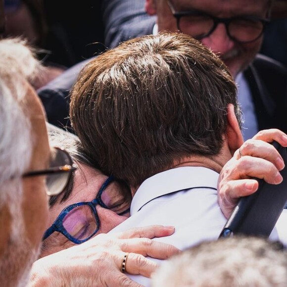 Photo du déplacement d'Emmanuel Macron, président sortant en campagne le 28 mars 2022