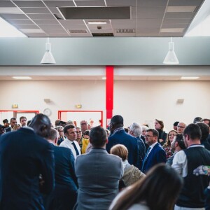 Photo du déplacement d'Emmanuel Macron, président sortant en campagne le 28 mars 2022