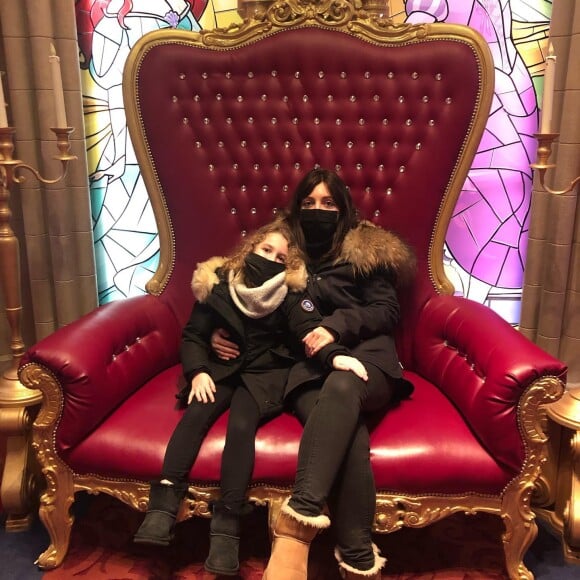 Laura Rapp avec sa fille à Disneyland
