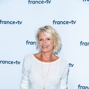 Sophie Davant lors du photocall dans le cadre de la conférence de presse de France Télévisions au Pavillon Gabriel à Paris, France, le 24 août 2021. © Pierre Perusseau/Bestimage