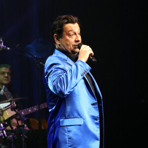 Laurent Gerra, imitant ici Patrick Sébastien, joue son spectacle "Sans Modération", Salle Pleyel à Paris le 09 janvier 2022 © Bertrand Rindoff Petroff / Bestimage 