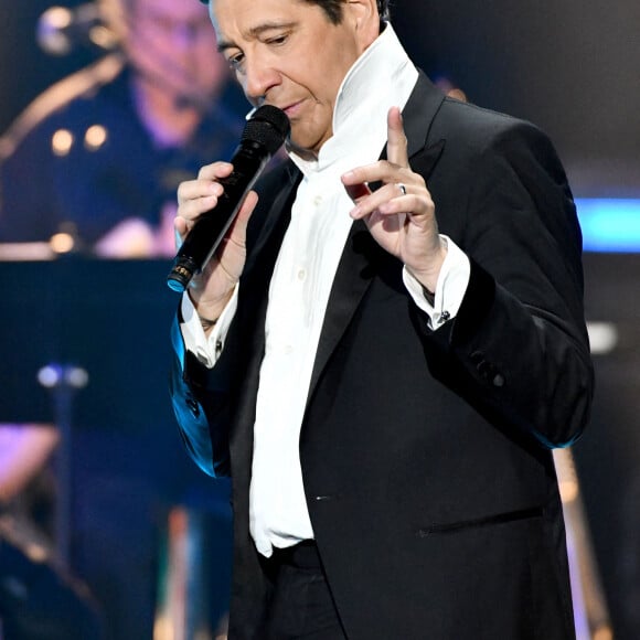 Laurent Gerra - Enregistrement de l'émission "Un soir à Monaco avec Laurent Gerra" sur la scène de la salle des Etoiles du Monte-Carlo Sporting à Monaco, diffusée le 18 décembre 2021 à 21h05.  © Bruno Bebert / Bestimage 