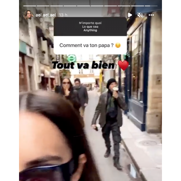 Aël donne des nouvelles de son père Florent Pagny, qui lutte actuellement contre un cancer du poumon. Sa mère Azucena apparaît également sur la vidéo. Sur Instagram, mars 2022.