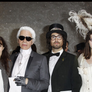 Lulu Gainsbourg, Bambou, Karl Lagerfeld, Sean Lennon et Charlotte Kemp - Défilé Chanel à Paris. 2012.