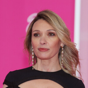 Anne Marivin - Cérémonie d'ouverture de la 5e saison du Festival International des Séries "Canneseries" à Cannes, le 1er avril 2022. © Denis Guignebourg/BestImage