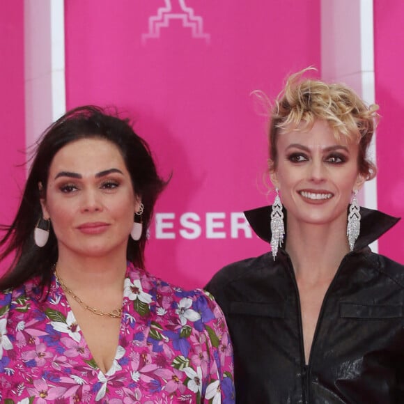 Lola Dewaere et Sara Mortensen - Cérémonie d'ouverture de la 5e saison du Festival International des Séries "Canneseries" à Cannes, le 1er avril 2022. © Denis Guignebourg/BestImage