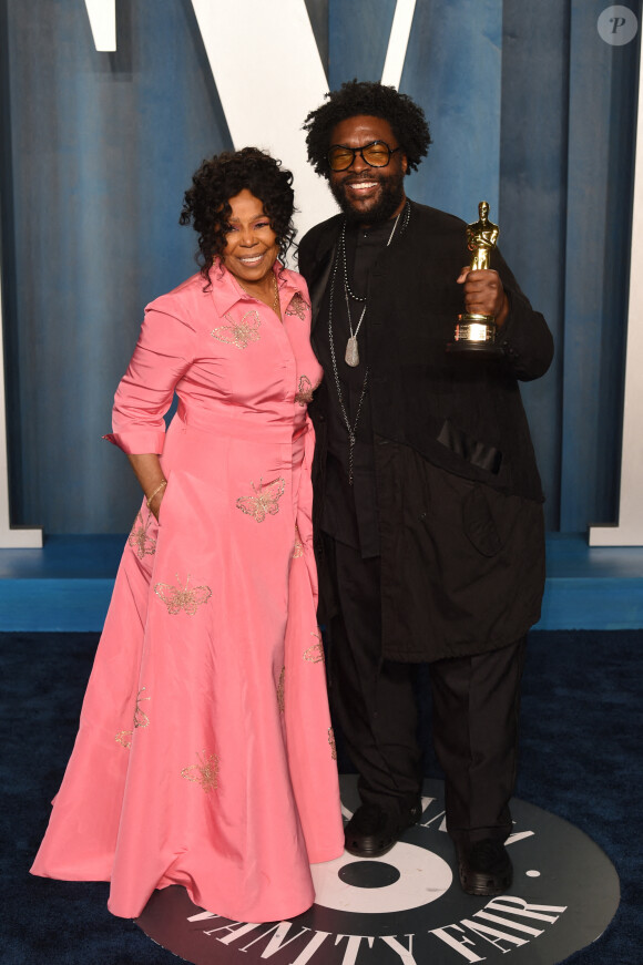 Ahmir "Questlove" Thompson et Jacqui Andrews lors de la soirée Vanity Fair des Oscars le 27 mars 2022