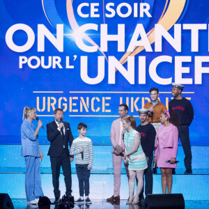 Exclusif - Jérôme Anthony et Élodie Gossuin, Augustin, La compagnie " je vais t'aimer " - Enregistrement de l'émission "Ce soir on chante pour l'Unicef - Urgence Ukraine", au Dôme de Paris et diffusée le 5 avril sur W9 © Cyril Moreau / Bestimage