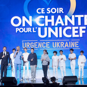 Exclusif - Maxime et Arthur, Jérôme Anthony et Élodie Gossuin - Enregistrement de l'émission "Ce soir on chante pour l'Unicef - Urgence Ukraine", au Dôme de Paris et diffusée le 5 avril sur W9 © Cyril Moreau / Bestimage