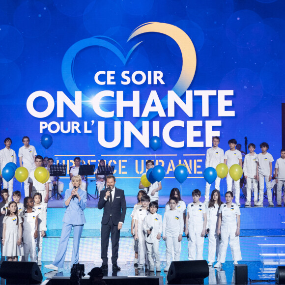 Exclusif - Jérôme Anthony, Elodie Gossuin, la collégiale Tous les enfants solistes - Enregistrement de l'émission "Ce soir on chante pour l'Unicef - Urgence Ukraine", au Dôme de Paris et diffusée le 5 avril sur W9 © Cyril Moreau / Bestimage