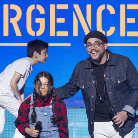 Exclusif - Jérôme Anthony, Ben L'oncle Soul et Roxanne, Elodie Gossuin - Enregistrement de l'émission "Ce soir on chante pour l'Unicef - Urgence Ukraine", au Dôme de Paris et diffusée le 5 avril sur W9 © Cyril Moreau / Bestimage