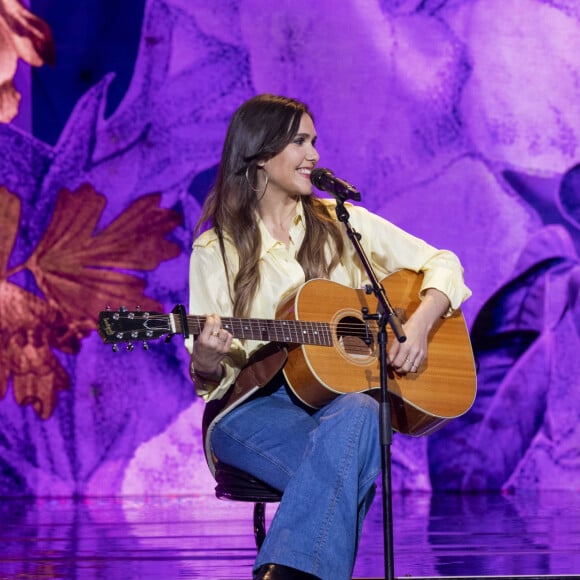 Exclusif - Joyce Jonathan et Nora - Enregistrement de l'émission "Ce soir on chante pour l'Unicef - Urgence Ukraine", au Dôme de Paris et diffusée le 5 avril sur W9 © Cyril Moreau / Bestimage