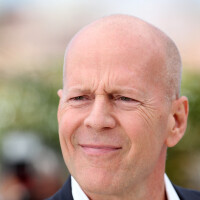 Bruce Willis malade : sa femme publie une photo touchante de l'acteur avec sa jeune fille