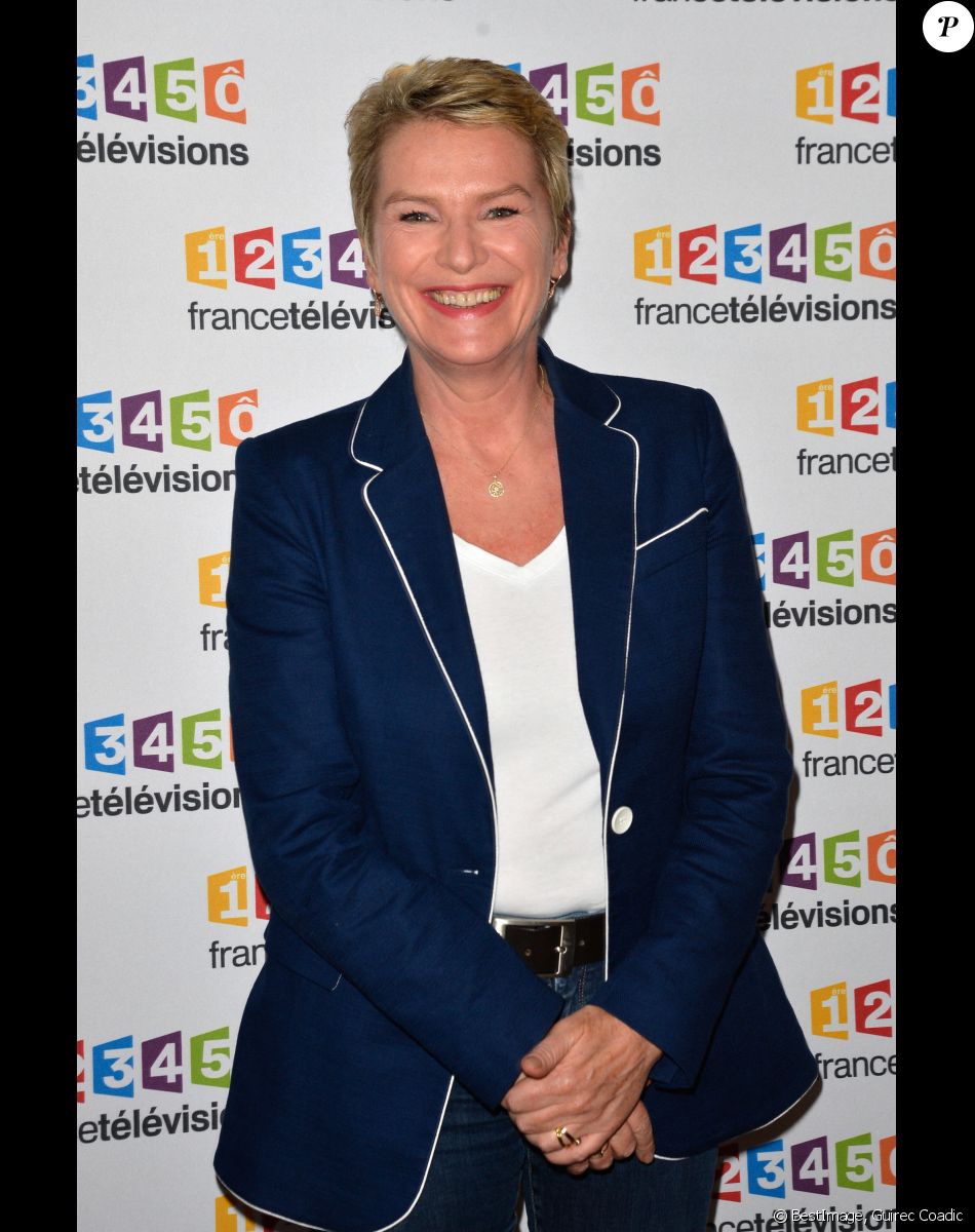 Élise Lucet lors du photocall de la présentation de la nouvelle dynamique 2017-2018 de France Télévisions. Paris, le 5 juillet 2017. © Guirec Coadic/Bestimage