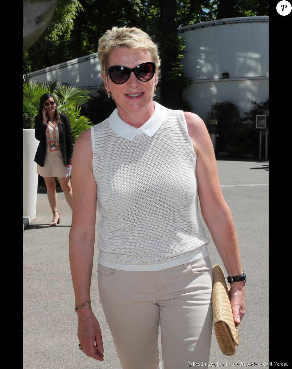 Elise Lucet au village lors des internationaux de France de Roland Garros à Paris, le 10 juin 2017. © Dominique Jacovides - Cyril Moreau/ Bestimage