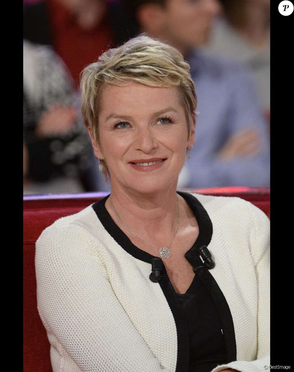 Elise Lucet - Enregistrement de l'émission "Vivement Dimanche" à Paris le 29 Septembre 2015 et qui sera diffusée le 04 Octobre 2015.