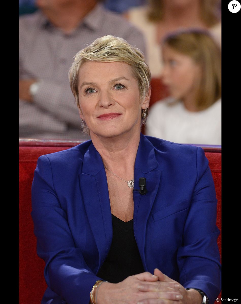 Elise Lucet - Enregistrement de l'émission "Vivement Dimanche" à Paris le 23 Septembre 2015 et qui sera diffusée le 27 Septembre 2015.