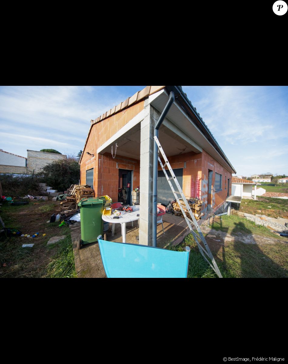 La maison en construction de Delphine Jubillar (Aussaguel), disparue sans laisser de traces depuis le 16 décembre 2020 à Cagnac les Mines dans le Tarn. Un gendarme et une équipe du service des eaux ont mené des investigations pour chercher des traces dans le réseau raccordé à la maison. Le 7 janvier 2021