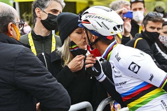 Julian Alaphilippe et Marion Rousse - 16 ème étape du Tour de France entre Le Pas de la Case et Saint-Gaudens, le 13 juillet 2021. © Photo News / Panoramic / Bestimage