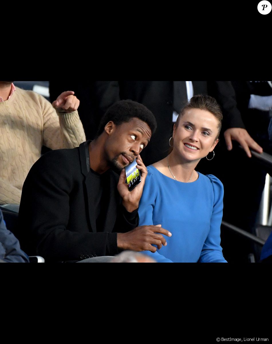 Gaël Monfils et sa femme Elina Svitolin - People en tribunes du match de football en ligue 1 Uber Eats : Le PSG (Paris Saint-Germain) remporte la victoire 2-1 contre Lyon au Parc des Princes à Paris le 19 septembre 2021. Lionel Urman/Panoramic/Bestimage