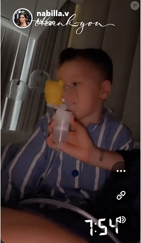 Nabilla dévoile des photos de son fils Milann sous appareil respiratoire - Snapchat