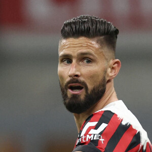 Olivier Giroud - Z.Ibrahimovic blessé à l'arcade sourcilière avec G.Medel lors du match nul entre l'AC Milan et Bologne (0-0), le 4 avril 2022 à Milan. © Inside / Panoramic / Bestimage