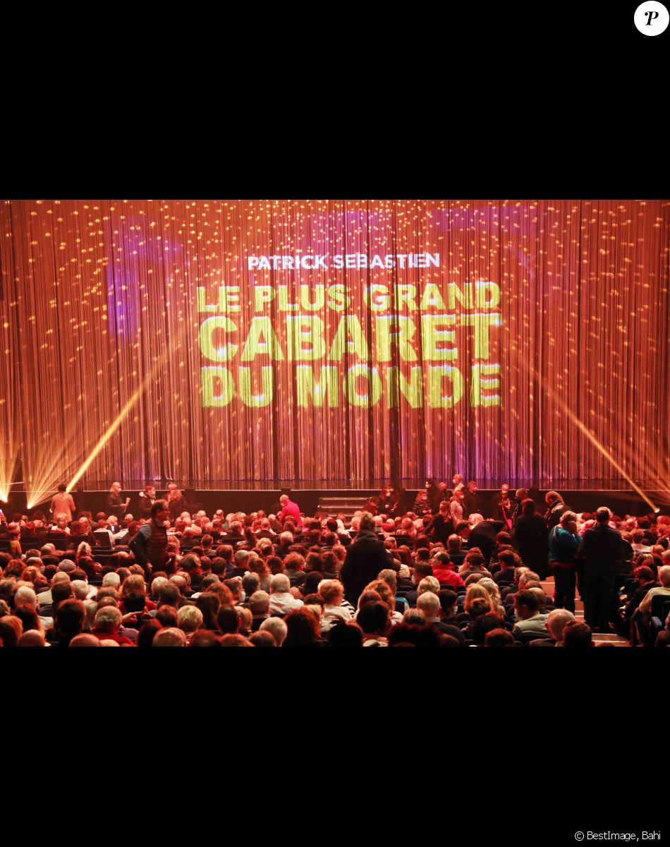 Exclusif - - Spectacle "Le plus grand cabaret du monde" présenté par Patrick Sébastien au Dôme de Paris le 5 novembre 2021. © Bahi/Bestimage
