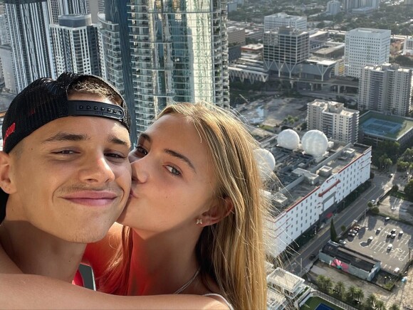 Romeo Beckham et sa chérie Mia Regan sur Instagram.