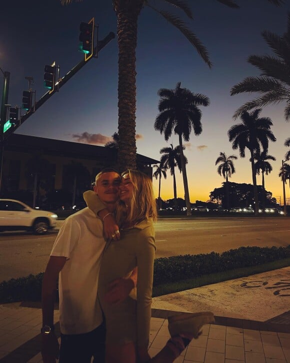 Romeo Beckham et sa chérie Mia Regan sur Instagram.