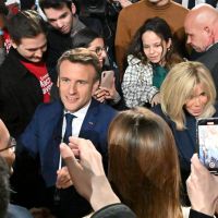 Emmanuel Macron en pole position, Brigitte à ses côtés : tous les résultats du premier tour