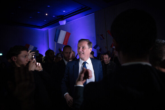 Meeting de Nicolas Dupont-Aignan (président de "Debout la France" et candidat à l'élection présidentielle) à Paris le 6 avril 2022.
