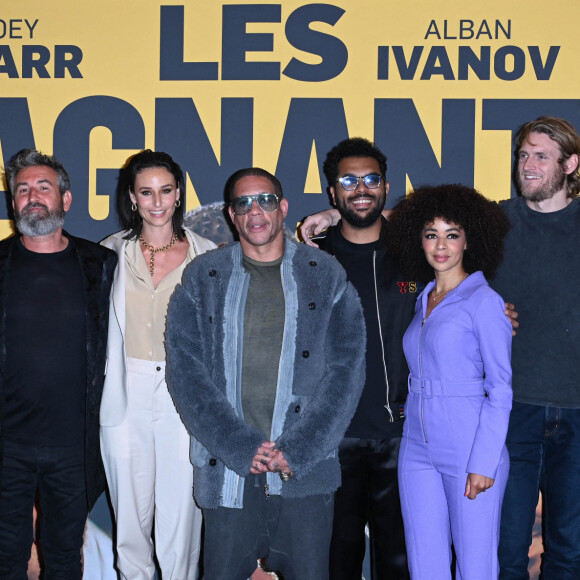 Gloria Colston, Samuel Debure, Adèle Galloy, JoeyStarr, Azedine Ben, Aurélie Konaté, David Vigroux et Yvan Naubron - Avant-première du film "Les Gagnants" au Grand Rex à Paris © Coadic Guirec/Bestimage