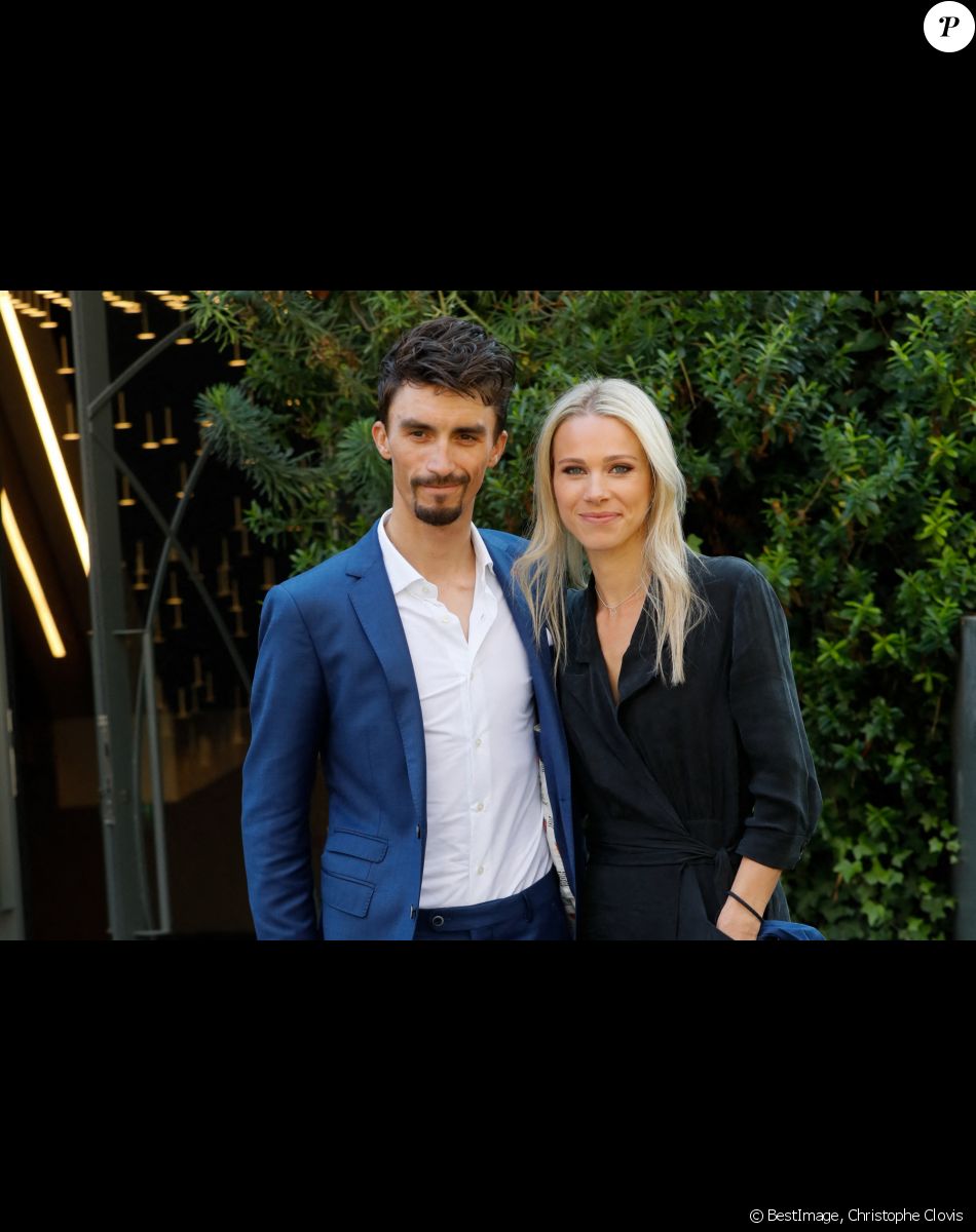 Exclusif - Julian Alaphilippe et sa compagne Marion Rousse - Arrivées de l'émission "Vivement Dimanche" au Studio Gabriel à Paris, France. © Christophe Clovis / Bestimage