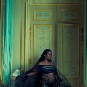 Rihanna absolument sublime dans Vogue, alors que son baby-bum grossit de jour en jour @ Instagram / Rihanna / Annie Leibovitz