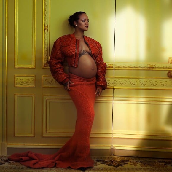 Rihanna absolument sublime dans Vogue, alors que son baby-bum grossit de jour en jour @ Instagram / Rihanna / Annie Leibovitz