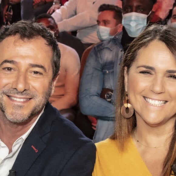 Exclusif - Bernard Montiel, Valérie Benaim - Enregistrement de l'émission "TPMP (Touche Pas à Mon Poste)", présentée par C.Hanouna et diffusée en direct sur C8 le 2 février 2022 © Jack Tribeca / Bestimage 