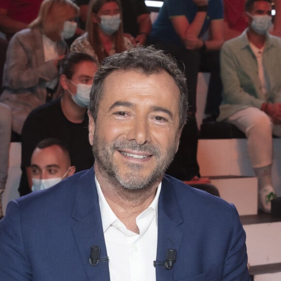 Exclusif - Bernard Montiel lors de l'émission Touche pas à mon poste (TPMP) diffusée en direct sur C8 le 11 octobre 2021. © Jack Tribeca / Bestimage 