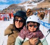 Alizée avec sa fille Maggy lors de vacances au ski en mars 2022.