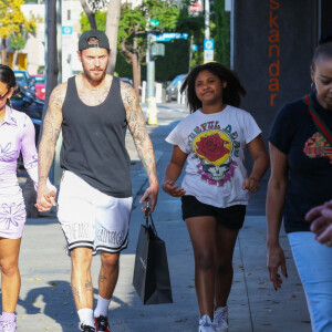Exclusif - Christina Milian fait du shopping avec sa fille Violet et son mari Matt Pokora (M. Pokora) à Los Angeles le 6 avril 2022.