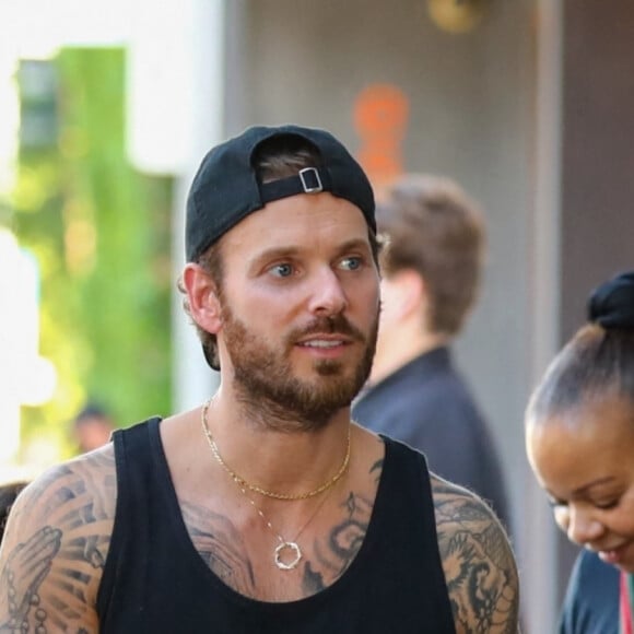 Exclusif - Christina Milian fait du shopping avec sa fille Violet et son mari Matt Pokora (M. Pokora) à Los Angeles le 6 avril 2022.