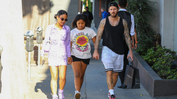 M. Pokora, Christina Milian et Violet main dans la main : shopping en famille à Los Angeles