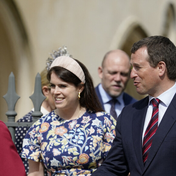 La princesse Eugenie d'York, Peter Philips - La famille royale britannique quitte la chapelle Saint-Georges de Windsor après la messe de Pâques, le 17 avril 2022. 