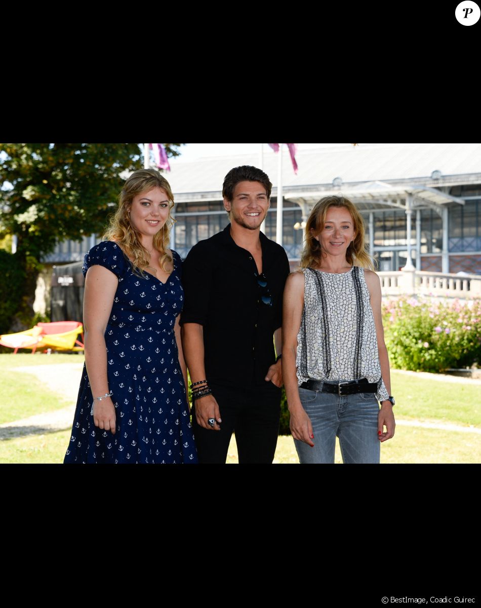 Heloïse Martin, Rayane Bensetti et Sylvie Testud - Photocall lors du 3ème jour du 9ème Festival du Film Francophone d'Angoulême. Le 25 août 2016 © Coadic Guirec / Bestimage
